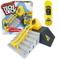 Tech Deck Fingerboard Pyramide Shredder Rampe + Skateboard Set